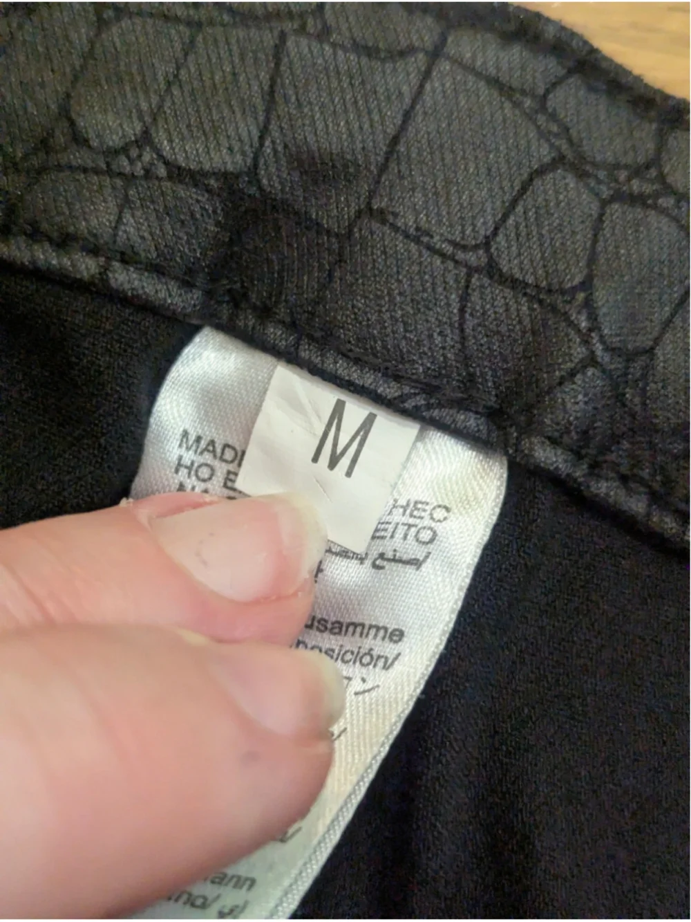 Black Crocodile Print Skinny Pants Medium